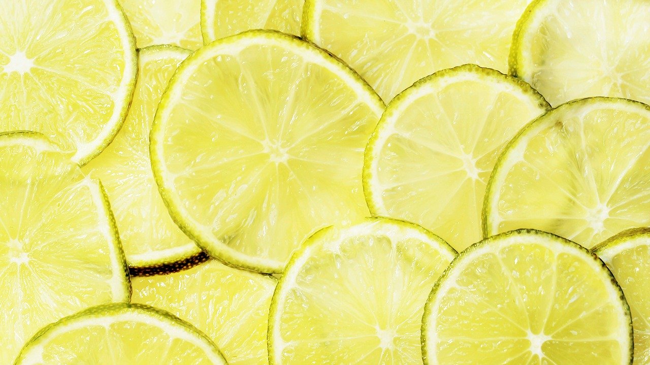 12 tremendous benefits of lemon water