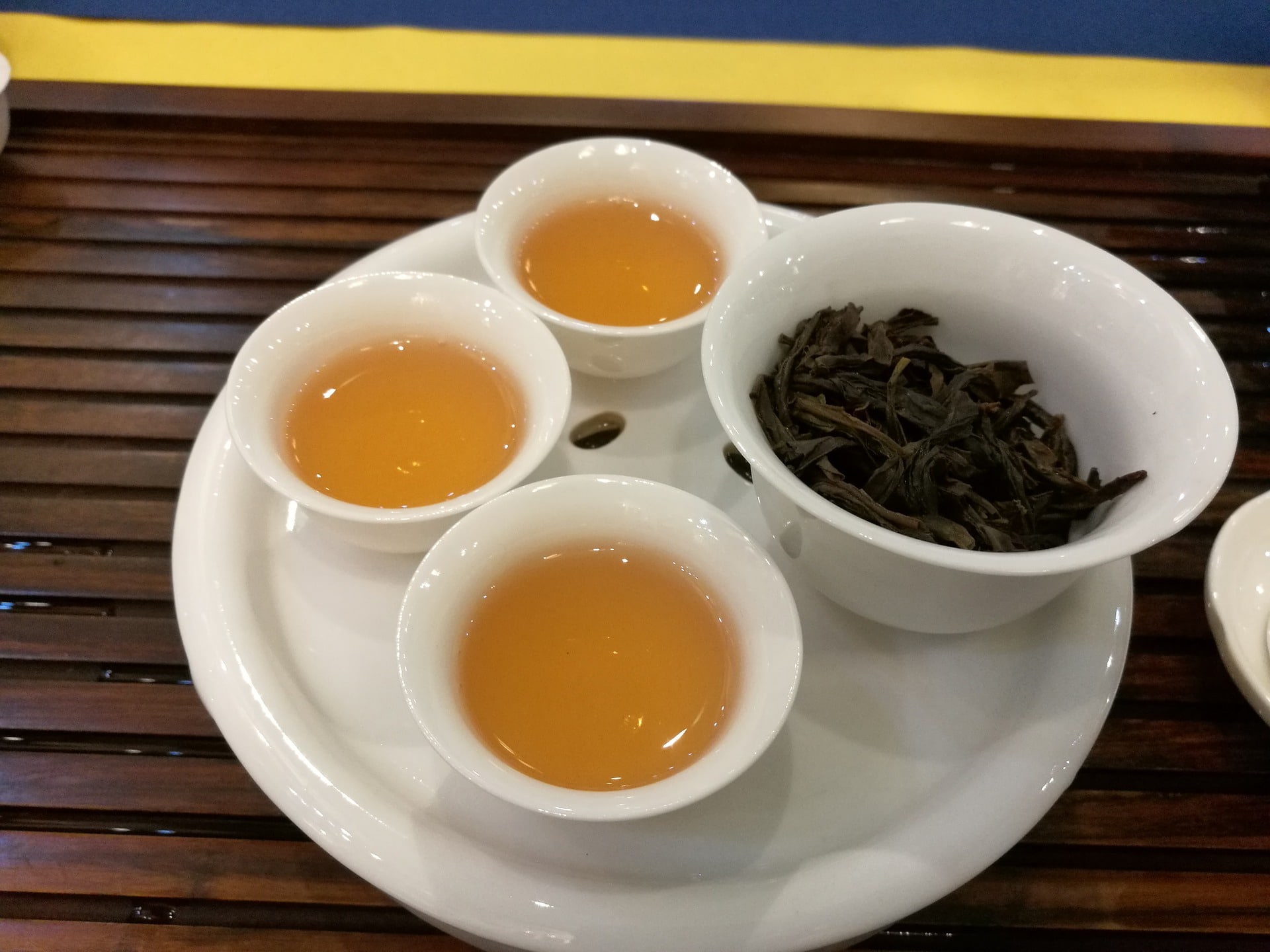 does oolong tea have caffine in it