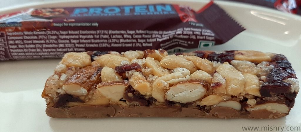 closer look at kelloggs k-energy bar protein almond and berries