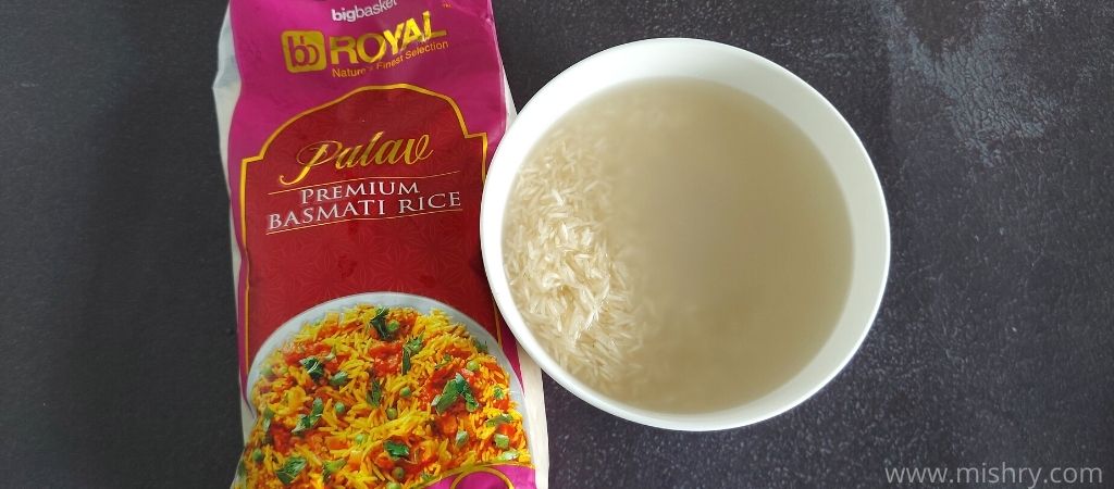 bb royal pulav premium basmati rice soaked in water