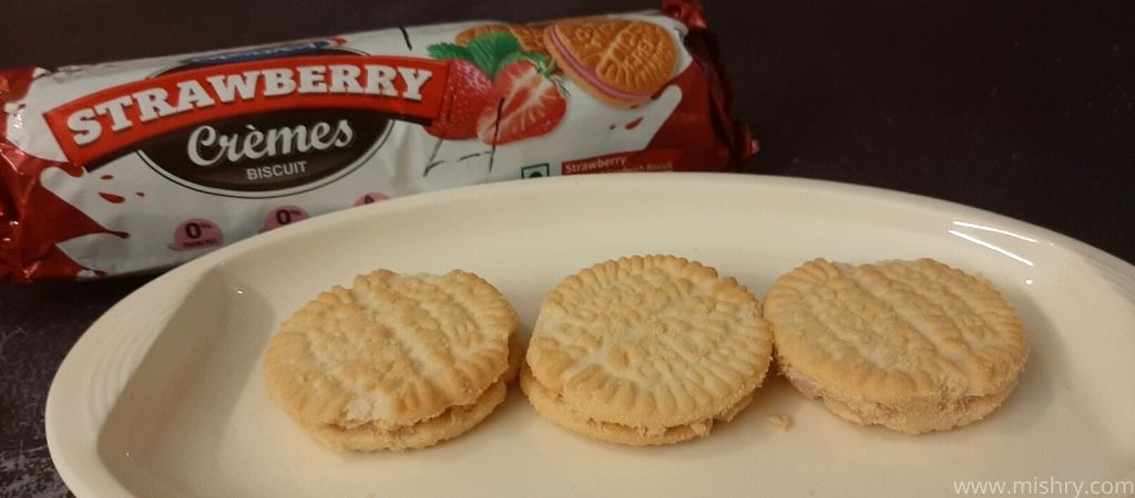 cremica strawberry cremes biscuits on a plate