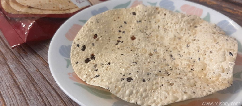 closer look at punjabi masala papad after microwaving