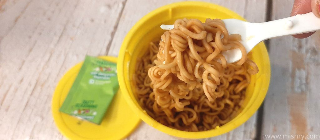 closer look at wai wai pure vegetarian noodles