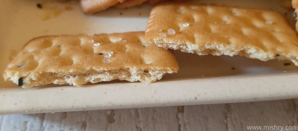 cremica kalonji cracker biscuits appearance