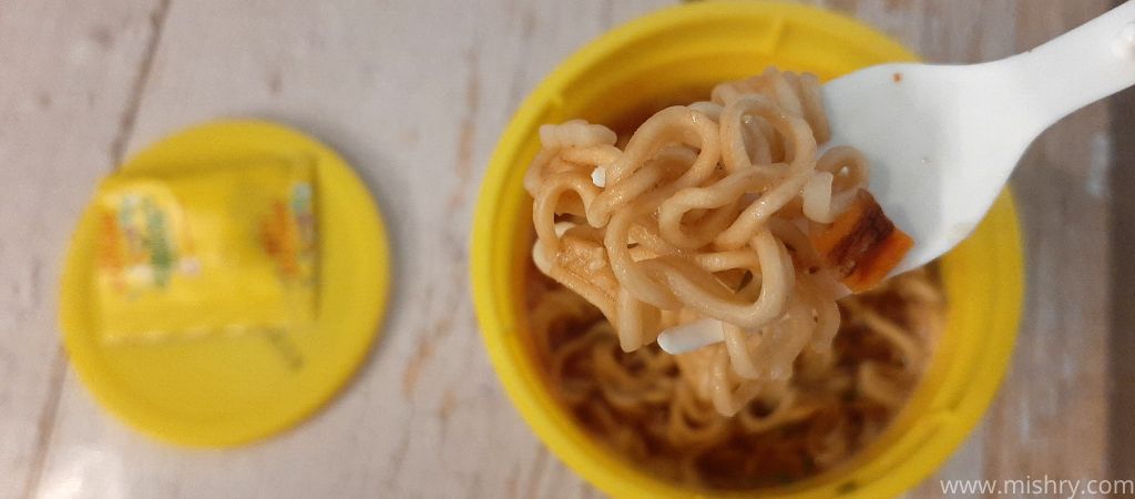 wai wai chicken flavour noodles closer look