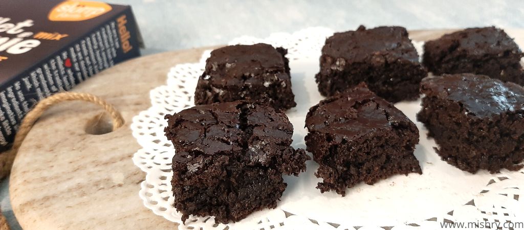 closer look at chocolate brownie pieces