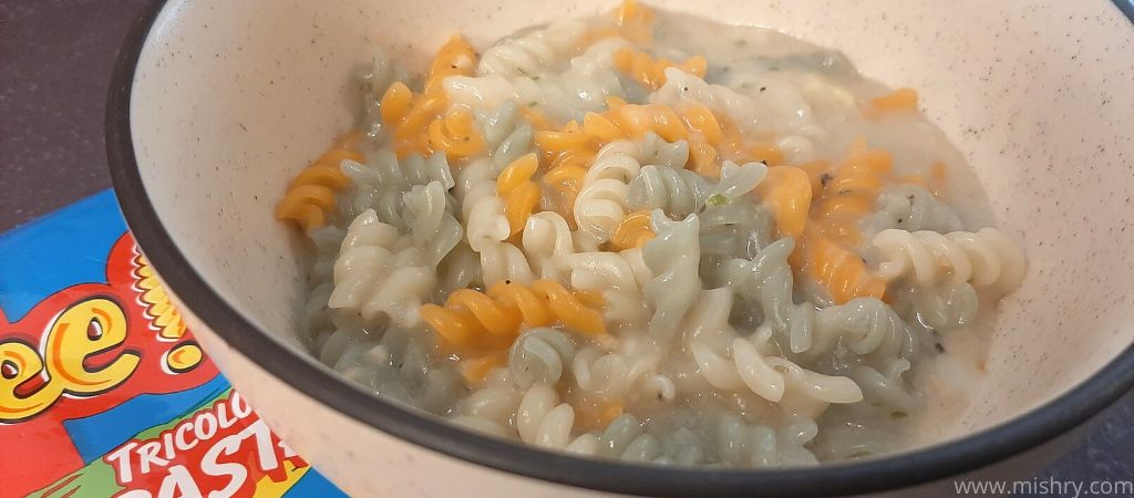 closer look at the cooked creamy corn pasta
