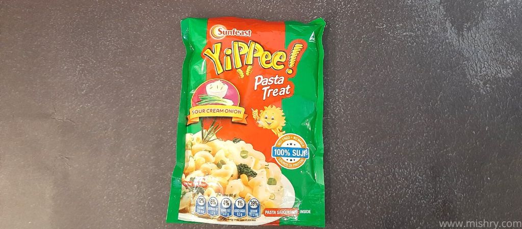sunfeast yippee sour cream onion pasta packaging