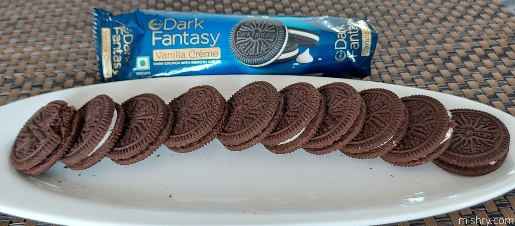 sunfeast dark fantasy vanilla crème biscuits placed in a tray