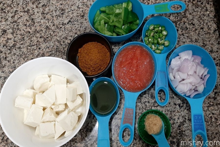 MTR Kadhai Paneer Mixed Masala preparation