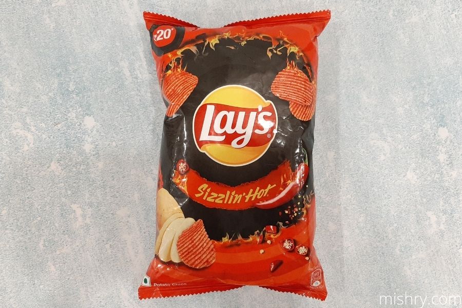 the packaging of lay’s sizzlin’ hot chips