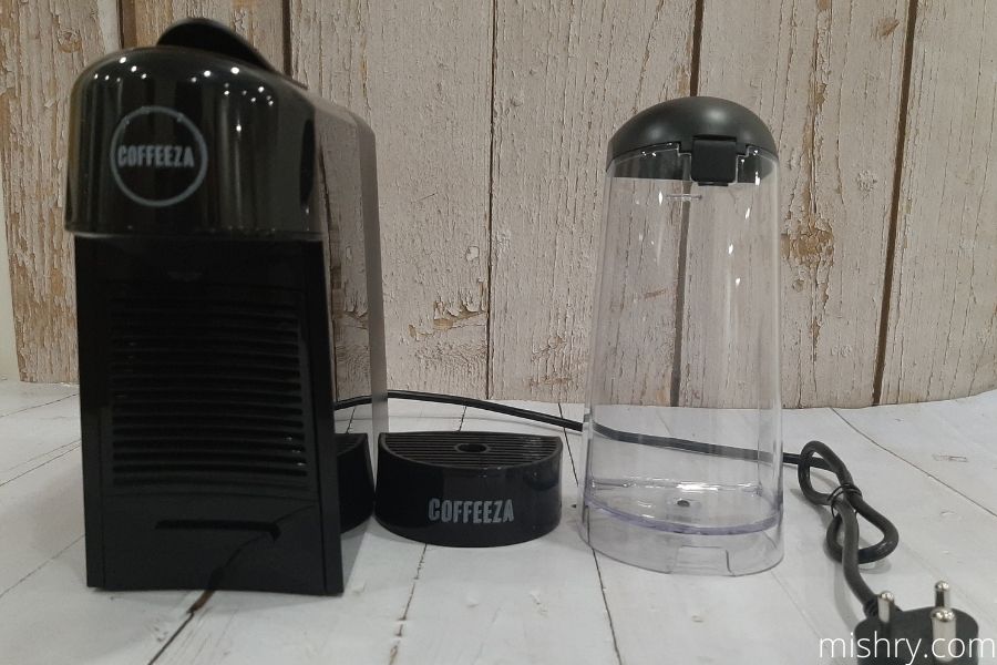coffee machine with water jug and drip tray