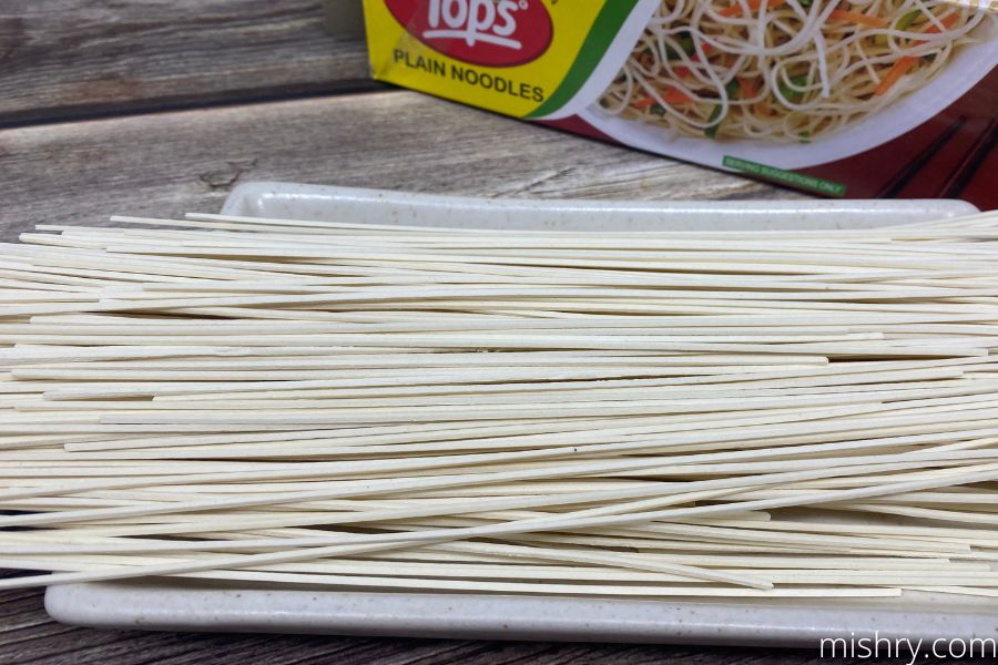 tops plain noodles appearance