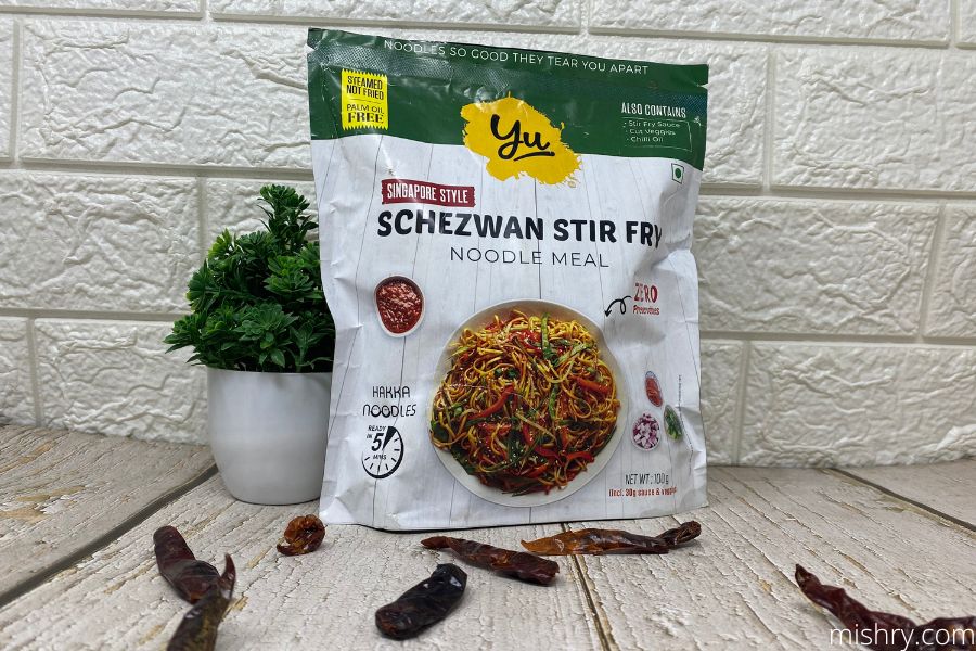yu foodlabs schezwan stir fry noodle meal packaging