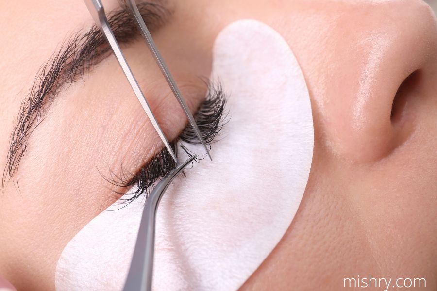 eyelash extensions application